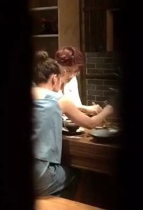 ​网友偶遇白敬亭与鬼鬼吴映洁一起吃火锅，难道在一起谈恋爱了？