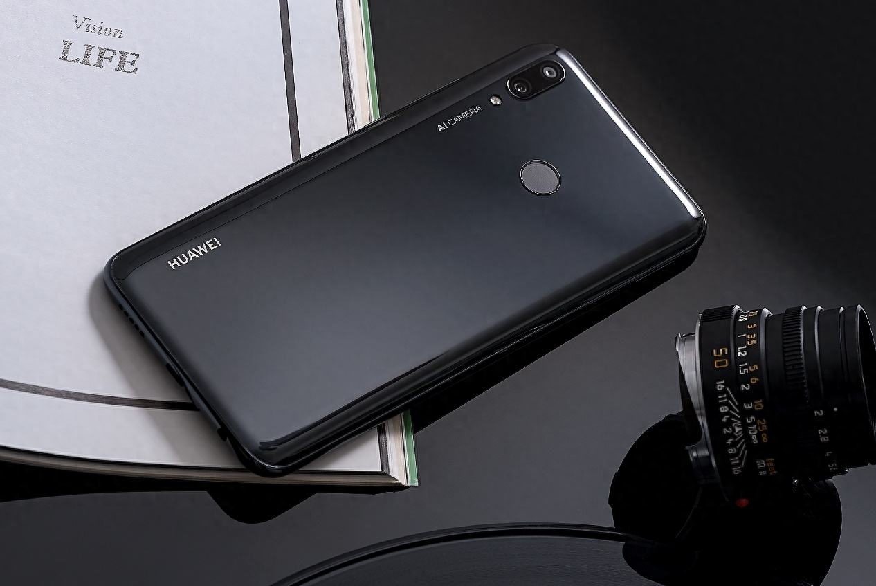 同为1399的荣耀8x和华为畅享9plus怎么选,看了这篇文章就知道了