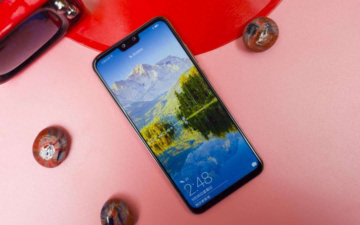 同为1399的荣耀8x和华为畅享9plus怎么选,看了这篇文章就知道了