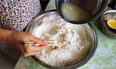 ​如何发面做馒头才松软 为啥你蒸的馒头不好吃，可能方法不对，厨娘详细，松软劲