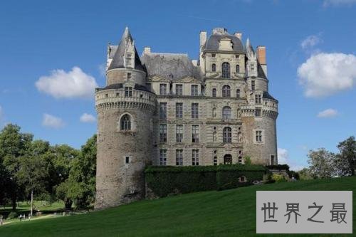 世界上十大闹鬼的城堡排行，在豪斯卡城堡生活过会死！