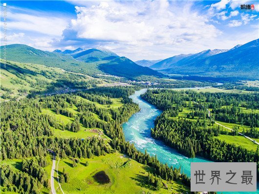 中国最美的十大湖泊，蓝天白云湖泊值得前去