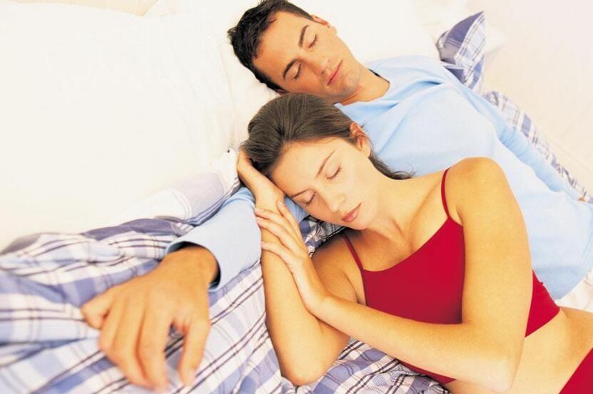 结婚晚上必须光着睡吗 女方要经历些什么是怎么过的