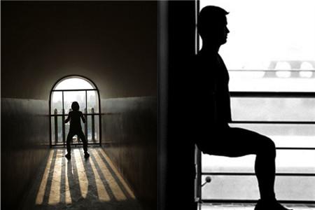 蹲马步可以靠墙吗 蹲马步什么人适合靠墙 蹲马步可以靠墙吗 蹲马步什么人适合靠墙