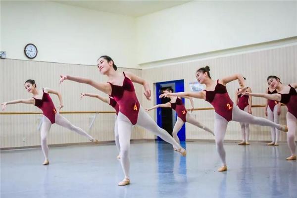 跳舞可以治疗颈椎病吗 要对症下药 跳舞可以治疗颈椎病吗 要对症下药