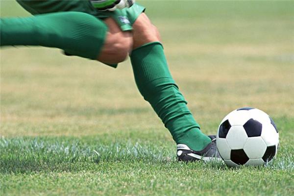 踢足球会罗圈腿吗 训练方式要科学 踢足球会罗圈腿吗 训练方式要科学