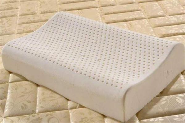 乳胶枕头变黄怎么处理 乳胶枕头发黄怎么清洗 乳胶枕头变黄怎么处理 乳胶枕头发黄怎么清洗