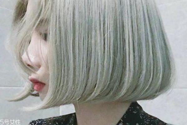 闷青色适合什么肤色 闷青色头发弄什么发型好看 闷青色适合什么肤色 闷青色头发弄什么发型好看