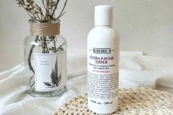 柔肤水可以直接用手吗 柔肤水用手涂还是化妆棉 柔肤水可以直接用手吗 柔肤水用手涂还是化妆棉