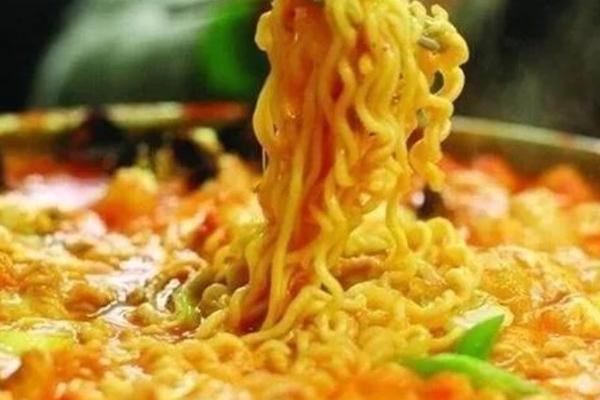 泡面不能和什么一起吃 原因是这样 泡面不能和什么一起吃 原因是这样