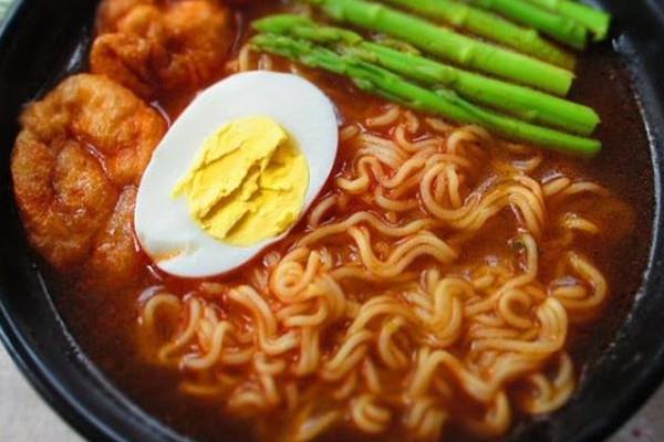 泡面不能和什么一起吃 原因是这样 泡面不能和什么一起吃 原因是这样