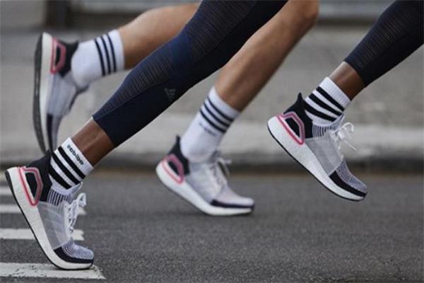 阿迪达斯ub19偏码吗 ultraboost19尺码选择 阿迪达斯ub19偏码吗 ultraboost19尺码选择