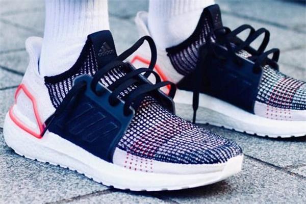 阿迪达斯ub19偏码吗 ultraboost19尺码选择 阿迪达斯ub19偏码吗 ultraboost19尺码选择
