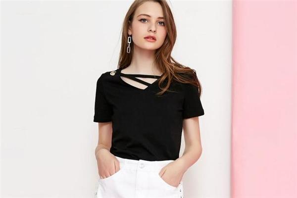 黑色衣服掉毛毛怎么办 黑色衣服掉浮毛怎么处理 黑色衣服掉毛毛怎么办 黑色衣服掉浮毛怎么处理