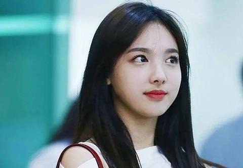 追一个女生,先突破她这两个软肋1