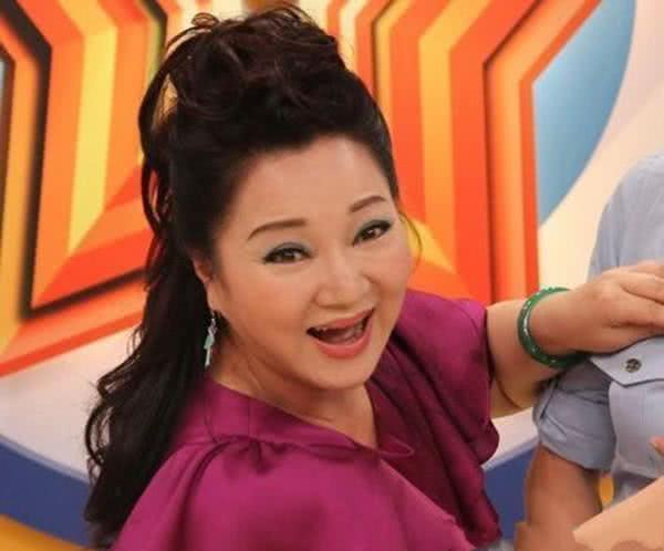 她出道后受万人追捧,嫁日本人却惨遭家暴,17岁女儿被绑架后抛尸