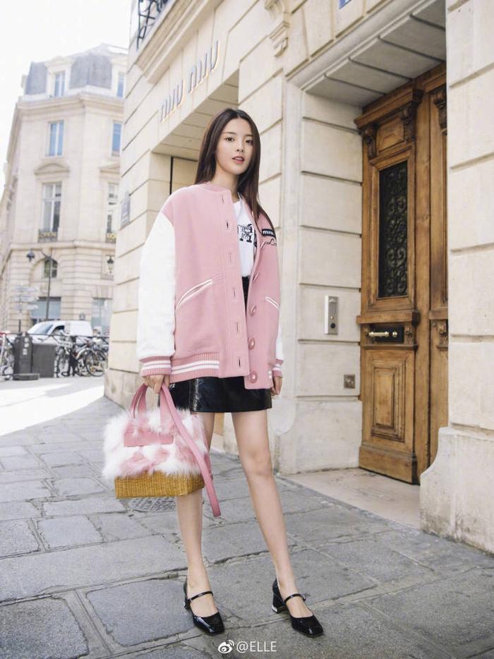 杨超越看秀少女感爆棚,小S露花内裤让人没眼看,老公没意见吗?