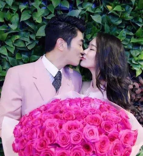 杜江被曝出轨,霍思燕深夜独自买醉?网友:一看就知道是假的!