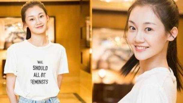 《芳华》女主素颜照公开,钟楚曦独领风骚,网友:冯导眼光太毒了