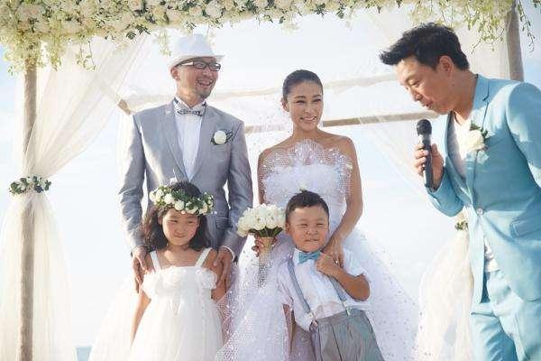 老公是马伊琍前男友,结婚10年才补办婚礼,47岁上节目引发热议