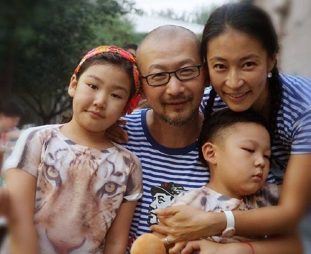 老公是马伊琍前男友,结婚10年才补办婚礼,47岁上节目引发热议