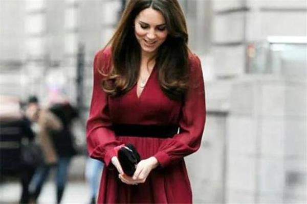 红梨色适合什么肤色 穿上白一度