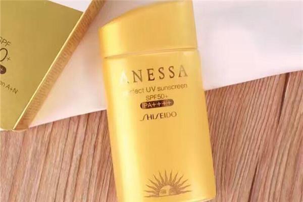 安耐晒的涂抹顺序 安耐晒正确的使用方法 安耐晒的涂抹顺序 安耐晒正确的使用方法