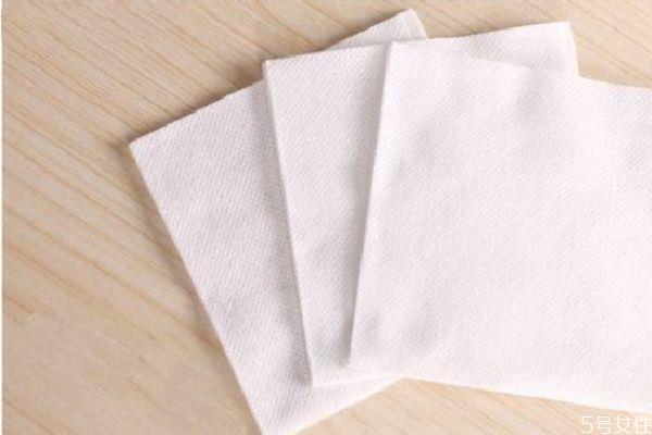 洗脸巾干用还是湿用 洗脸巾要不要一天一换 洗脸巾干用还是湿用 洗脸巾要不要一天一换
