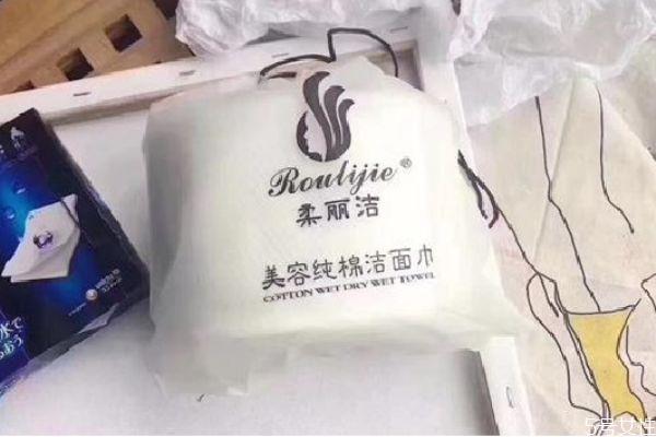 洗脸巾干用还是湿用 洗脸巾要不要一天一换 洗脸巾干用还是湿用 洗脸巾要不要一天一换