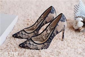 jimmy choo要贴鞋底吗?优雅奢华女王范儿 jimmy choo要贴鞋底吗?优雅奢华女王范儿