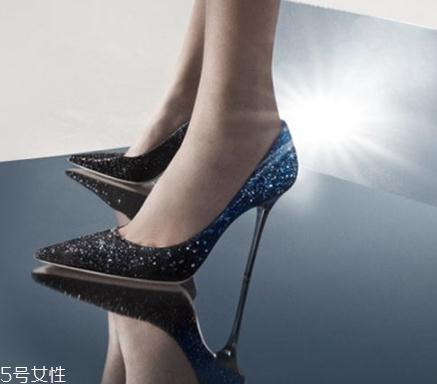 jimmy choo要贴鞋底吗?优雅奢华女王范儿 jimmy choo要贴鞋底吗?优雅奢华女王范儿
