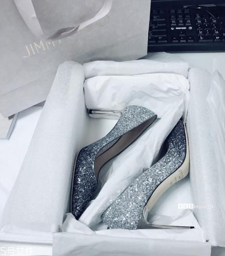 jimmy choo要贴鞋底吗?优雅奢华女王范儿 jimmy choo要贴鞋底吗?优雅奢华女王范儿