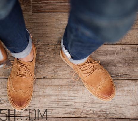 皮鞋可以用水洗吗?皮鞋水洗了怎么补救? 皮鞋可以用水洗吗?皮鞋水洗了怎么补救?