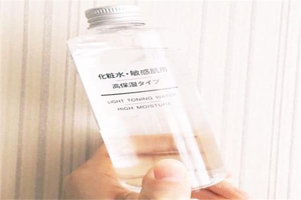 爽肤水是干嘛的 爽肤水是化妆水吗 爽肤水是干嘛的 爽肤水是化妆水吗