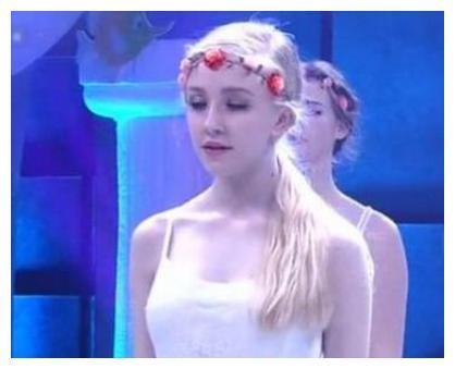 还记得四年前在爆红的丹麦女孩吗,网友却说女神已经长残了?