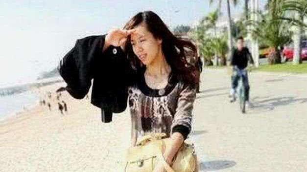 因星爷的电影走红,“龅牙珍”近照曝光,被星爷骗