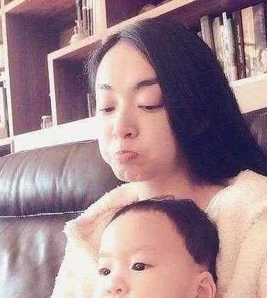 因星爷的电影走红,“龅牙珍”近照曝光,被星爷骗