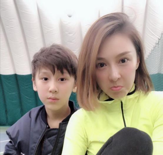 还记得《情深深雨蒙蒙》里的梦萍吗?息影多年的她如今还好吗?