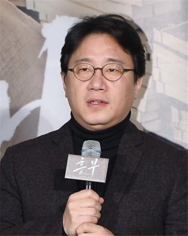 韩演艺圈性侵丑闻终于有人承认,52岁视帝羞愧道歉:我是罪人