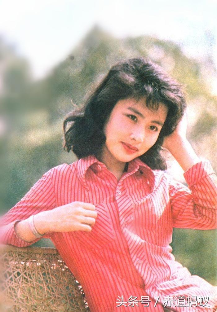 她曾与潘虹齐名,先嫁“武松”遭抛弃,又做杜淳后妈,如今变这样