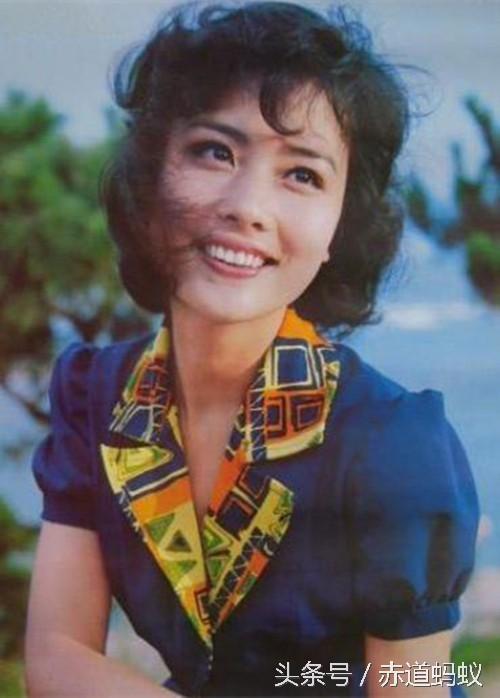 她曾与潘虹齐名,先嫁“武松”遭抛弃,又做杜淳后妈,如今变这样