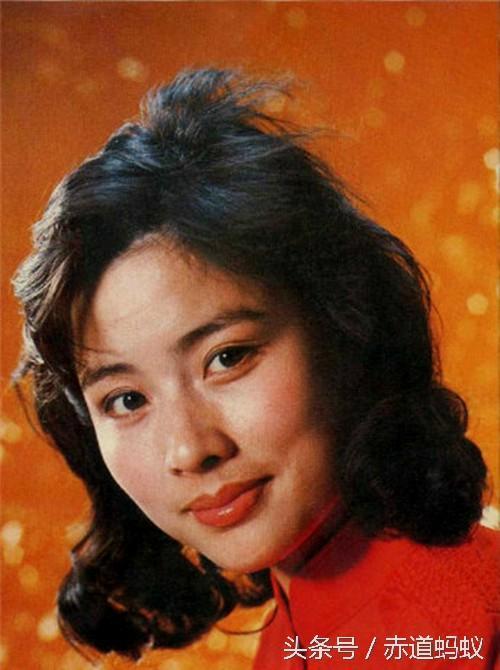 她曾与潘虹齐名,先嫁“武松”遭抛弃,又做杜淳后妈,如今变这样