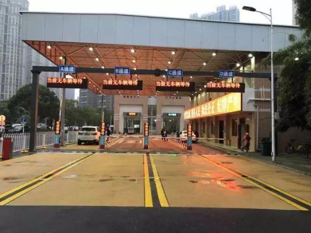 不下车就能完成新车查验,半小时搞定验车上牌!武汉推出“通道式”智...