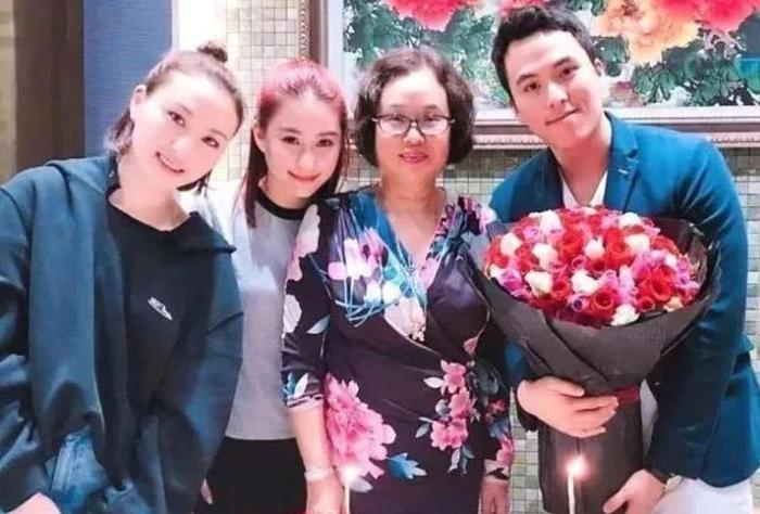 赌王的四个太太,唯有她与世无争,但却最得赌王宠爱!