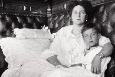 此人号称俄国最妖僧,三项绝活令皇室折服,死后被拍成电影!