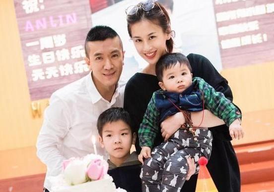 黄圣依6岁儿子近照,长得这么萌,难怪杨子一直不愿公开!