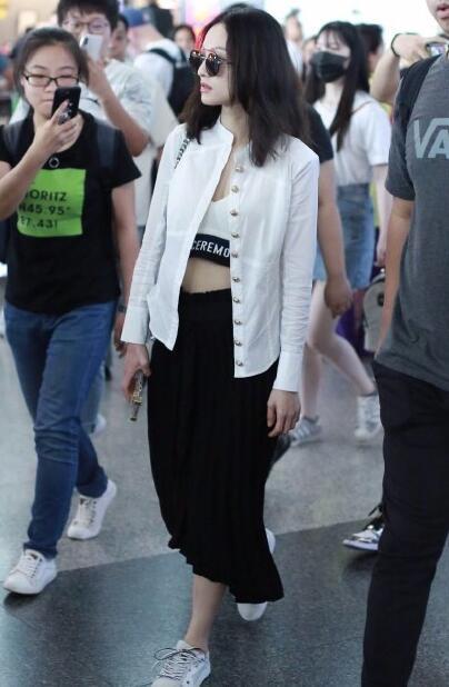 网友质疑张韶涵身高不止158,沈月不可能有160,全是衣服惹得祸