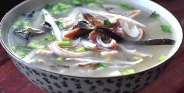 鲜香开胃的酸辣肚丝汤,一碗下肚,整个人都舒服了