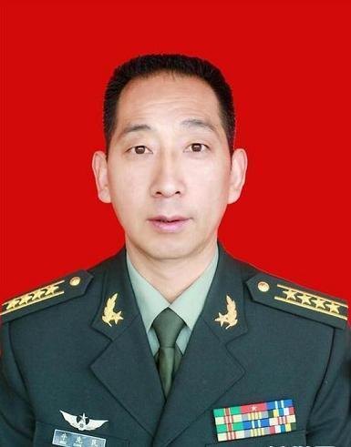 真实的战斗英雄:全身47处负伤、肠子被炸出来仍坚持战斗!