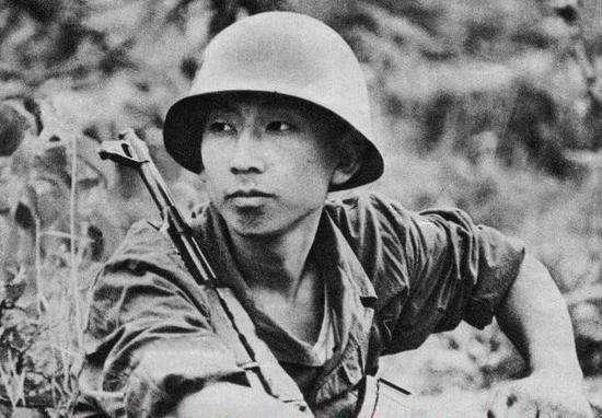 真实的战斗英雄:全身47处负伤、肠子被炸出来仍坚持战斗!